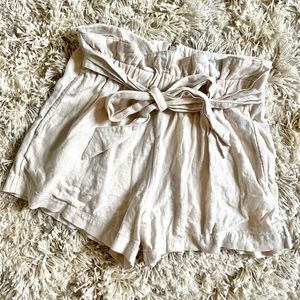 Abercrombie cream linen high waisted shorts // XS women’s shorts